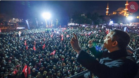 Saraçhane'de üçüncü gece. Yaklaşık 200 bin kişi toplandı